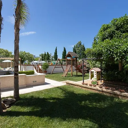 Casa Torre Di Specchio 2 Con Piscina * バーリ